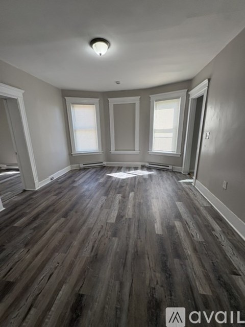 56 Ashley St 3 Beds Apartment for Rent