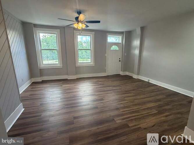 322 S Front St 3 Beds Townhouse for Rent - Photo gallery 3