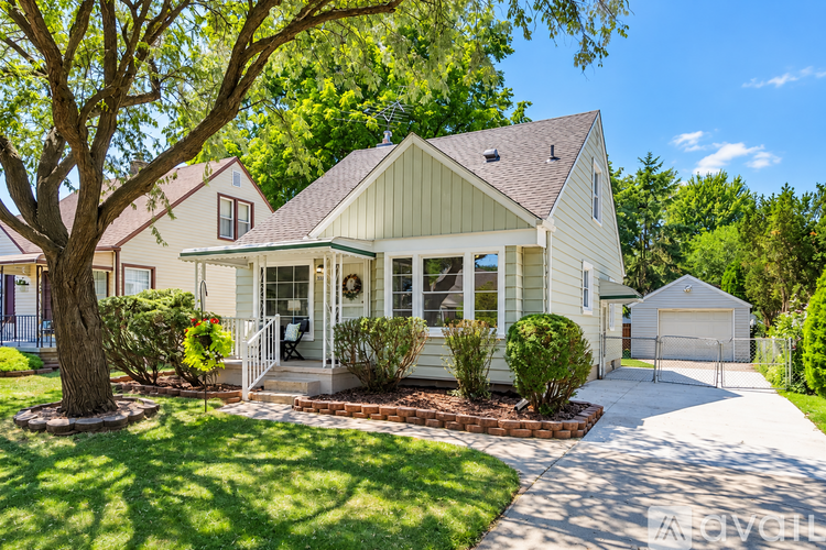 2650 Grindley Park Street 3 Beds Single Family Home for Rent - Photo gallery 2