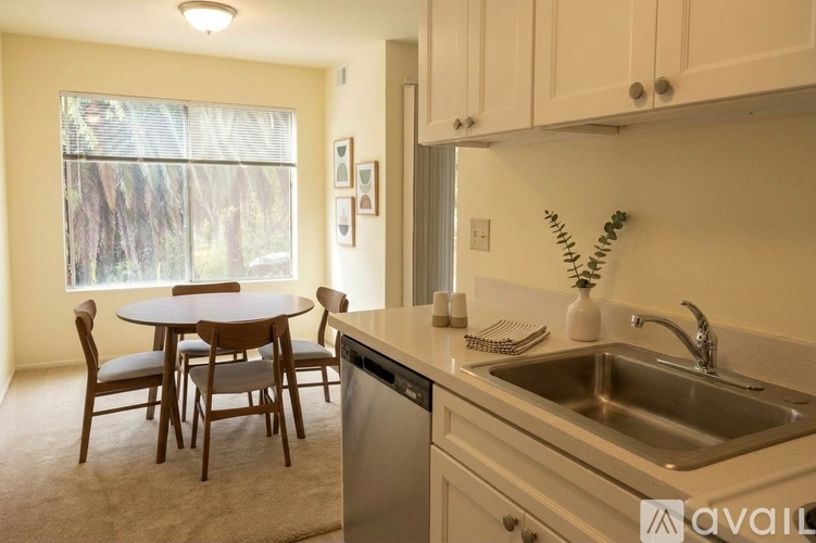 564 Oakland Avenue 1 Apartment for Rent - Photo gallery 3