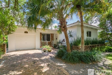 901 Santiago Street 2 Beds Apartment for Rent