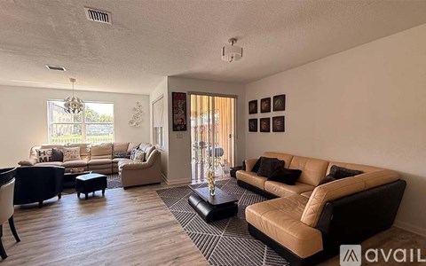 11510 NW 67Th Terrace 4 Beds Apartment for Rent