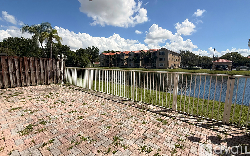 11510 NW 67th Terrace 4 Beds Single Family Home for Rent - Photo gallery 5