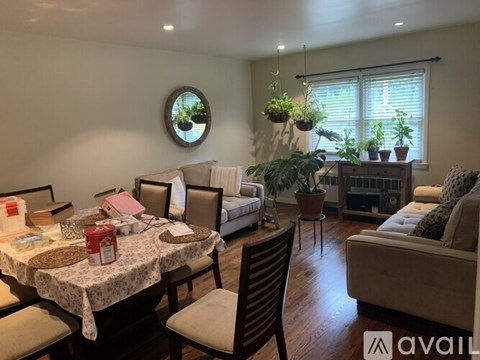 219 S Barry Ave 3 Beds Apartment for Rent