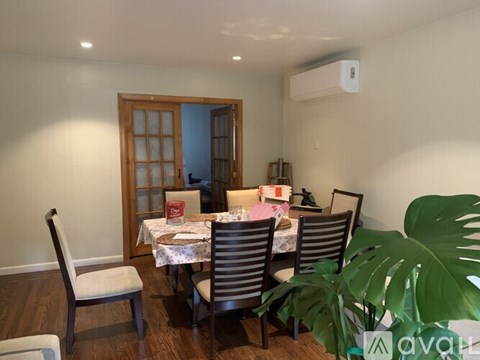 219 S Barry Ave 3 Beds Apartment for Rent