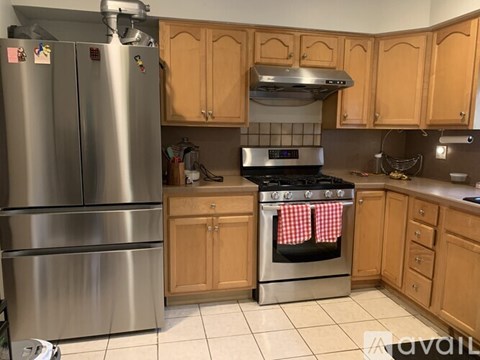 219 S Barry Ave 3 Beds Apartment for Rent