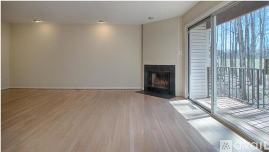10448 Parthenon Court 3 Beds Townhouse for Rent - Photo gallery 3