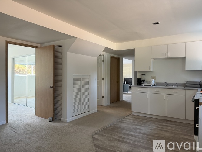 15428 Southeast 21st Place 2 Beds Single Family Home for Rent - Photo gallery 3