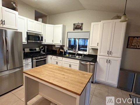 1601 Highland Circle 4 Beds Apartment for Rent