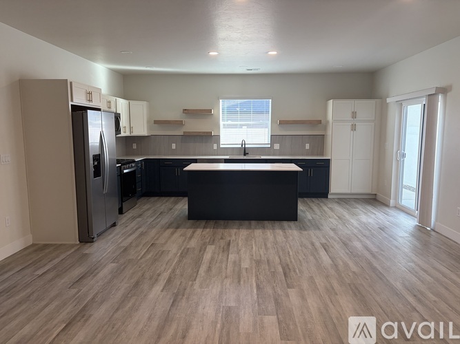 2461 B Ross Road 3 Beds Single Family Home for Rent - Photo gallery 2