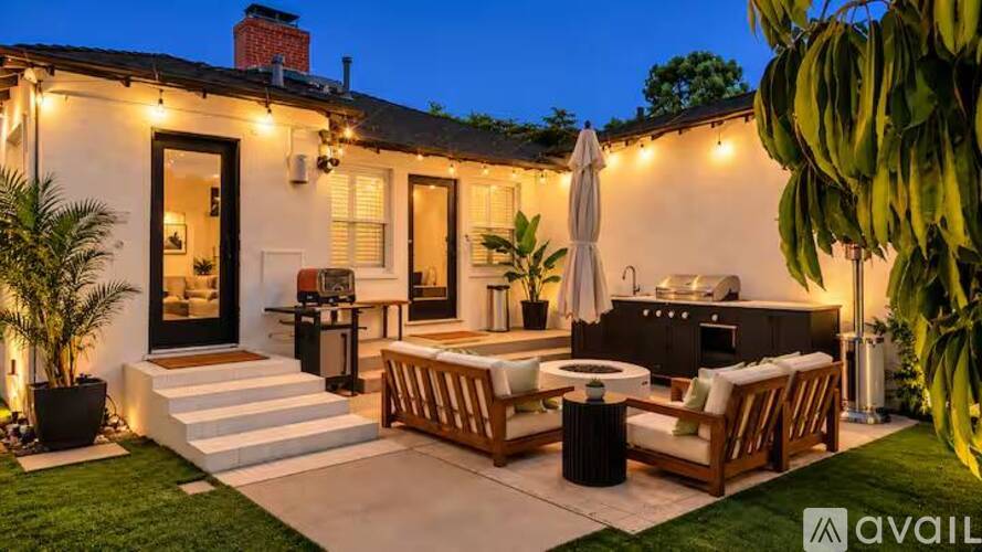 14418 Collins St 3 Beds Single Family Home for Rent - Photo gallery 4