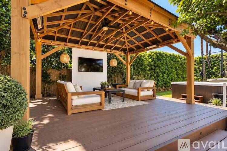 14418 Collins St 3 Beds Single Family Home for Rent - Photo gallery 5