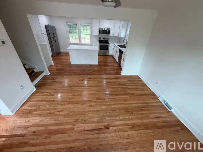 8224 Carrolwood Drive 3 Beds Single Family Home for Rent - Photo gallery 2