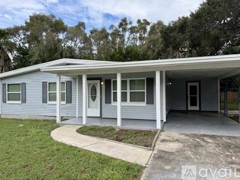 114 Lake Avenue Southeast 3 Beds Apartment for Rent