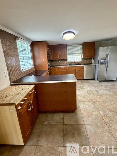 114 Lake Avenue Southeast 3 Beds Apartment for Rent