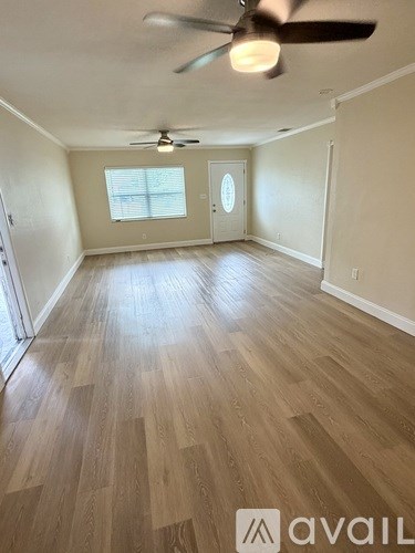 114 Lake Avenue Southeast 3 Beds Apartment for Rent