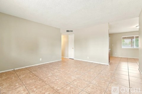 2126 W Chicago St 3 Beds Apartment for Rent