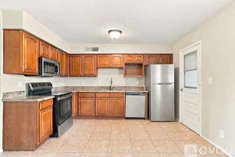 2126 W Chicago St 3 Beds Apartment for Rent