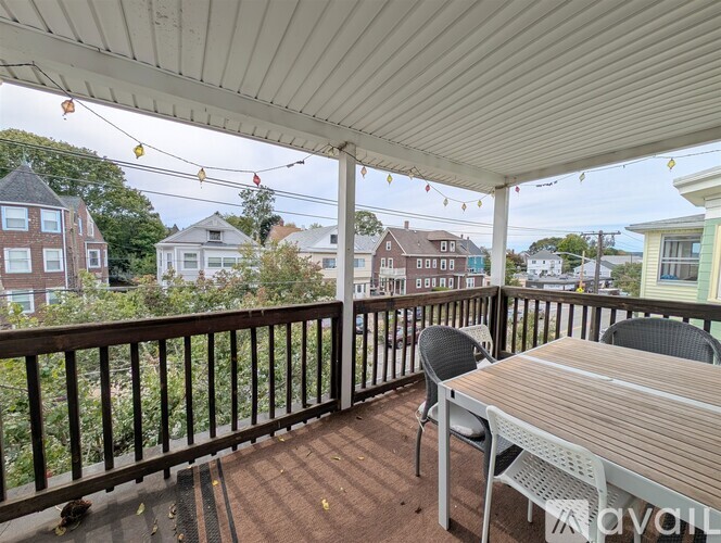 298 Boston Avenue 4 Beds Condo for Rent - Photo gallery 3