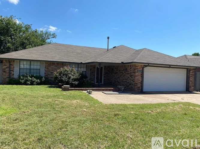 3004 Southwest 129th Street 3 Beds Single Family Home for Rent - Photo gallery 1