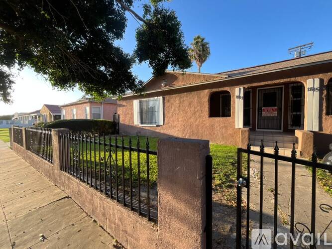 1817 W 66th St 3 Beds Apartment for Rent - Photo gallery 1
