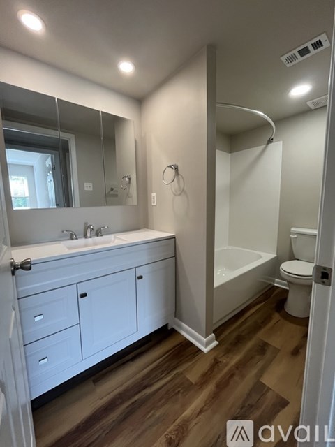 1316 West Chester Pike 2 Beds Apartment for Rent