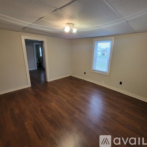 470 W 5Th St 2 Beds Apartment for Rent
