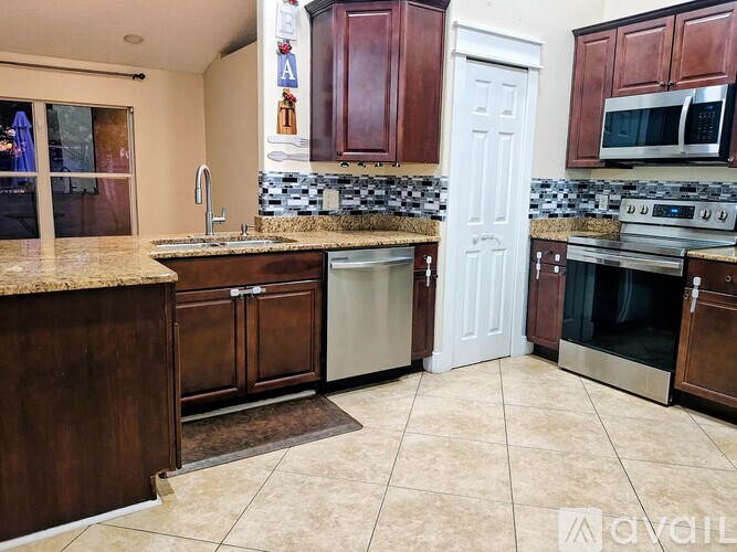 11252 Cypress Leaf Drive 3 Beds Single Family Home for Rent - Photo gallery 2