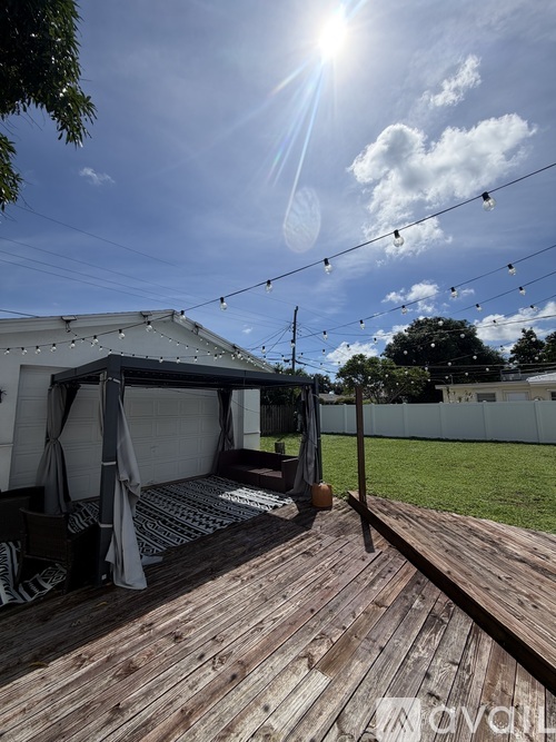 4730 Northeast 3rd Avenue 2 Beds Single Family Home for Rent - Photo gallery 2