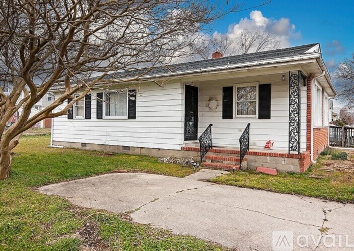 739 Rosemont Ave 3 Beds Single Family Home for Rent - Photo gallery 1
