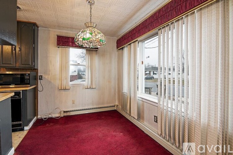 739 Rosemont Ave 3 Beds Single Family Home for Rent - Photo gallery 2