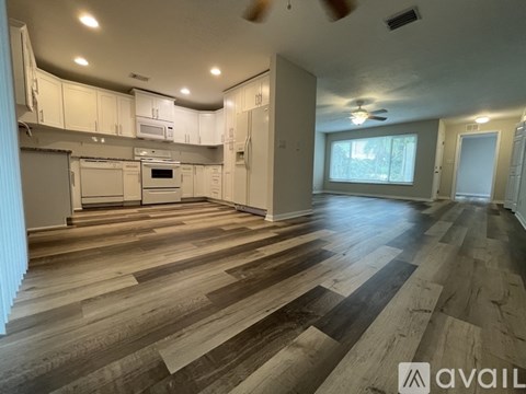 18198 Adams Cir 5 Beds Apartment for Rent