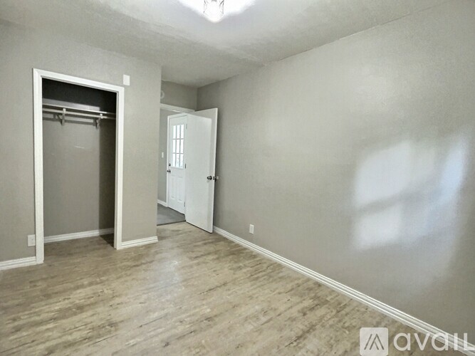 49 N Xanthus Ave 2 Beds Single Family Home for Rent - Photo gallery 3