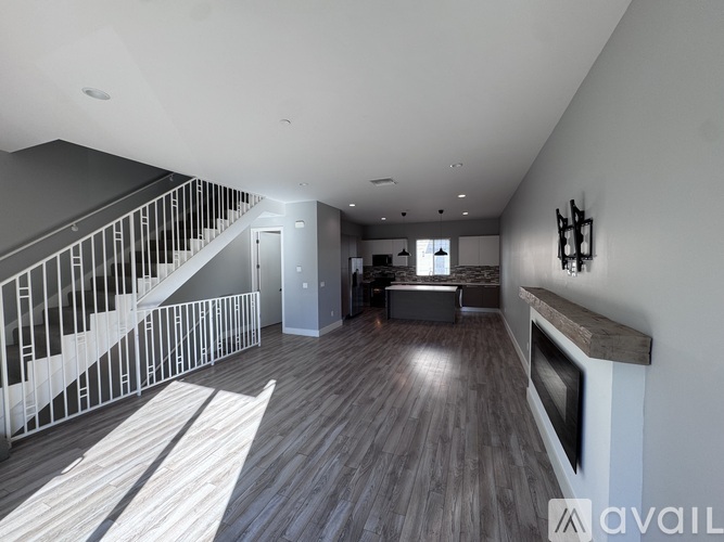 5646 Hazeltine Avenue 3 Beds Single Family Home for Rent - Photo gallery 2