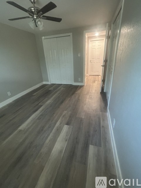 212 Oakwood Lane 3 Beds Apartment for Rent
