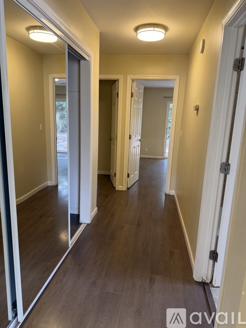 5144 Glide Drive 2 Beds Single Family Home for Rent - Photo gallery 2