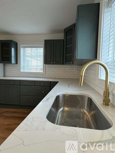 779 Farmington Avenue 4 Beds Apartment for Rent
