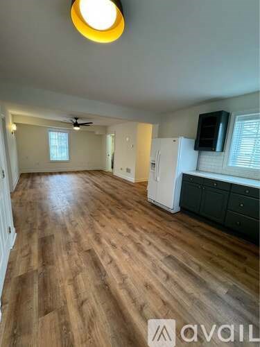 779 Farmington Avenue 4 Beds Apartment for Rent