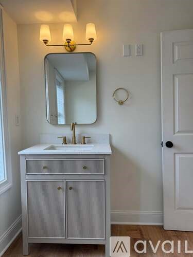 779 Farmington Avenue 4 Beds Apartment for Rent