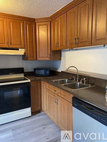 344 Bay Place 2 Beds Apartment for Rent