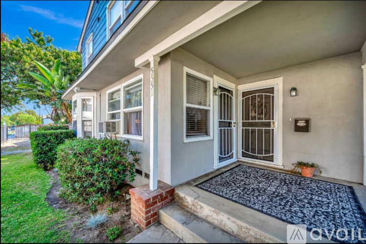5551 Noble Ave 2 Beds Single Family Home for Rent - Photo gallery 3