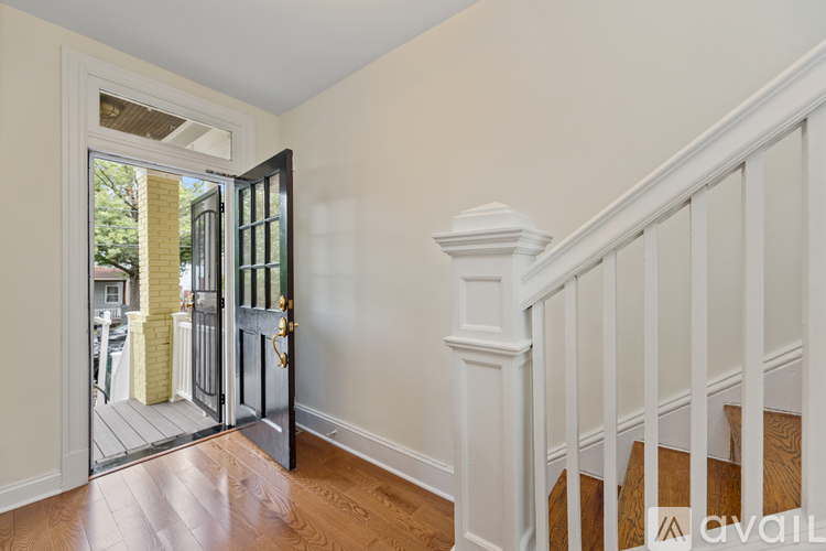 916 Shepherd St NW 5 Beds Single Family Home for Rent - Photo gallery 4