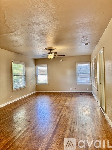510 Elmwood Drive 2 Beds Apartment for Rent