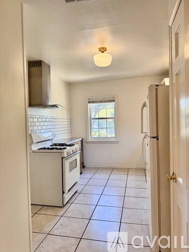 510 Elmwood Drive 2 Beds Apartment for Rent