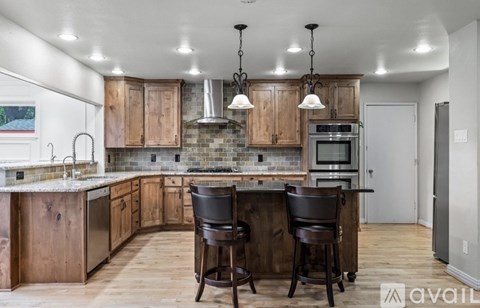 6615 Hunters Ridge Drive 4 Beds Apartment for Rent