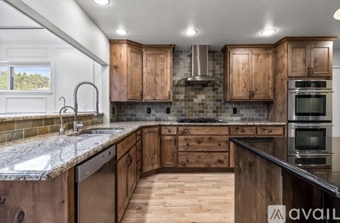 6615 Hunters Ridge Drive 4 Beds Apartment for Rent