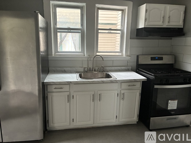 245 Smith Street 2 Beds Single Family Home for Rent - Photo gallery 3