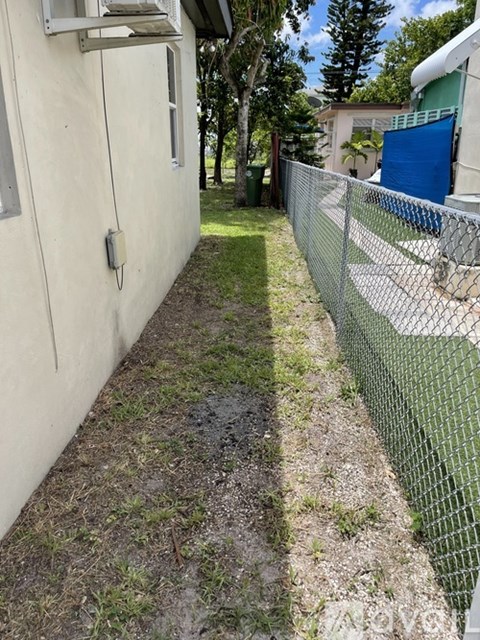 348 E 15Th St 1 Apartment for Rent