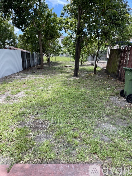 348 E 15th St 1 Single Family Home for Rent - Photo gallery 3