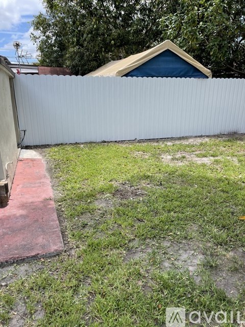 348 E 15Th St 1 Apartment for Rent